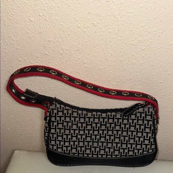 Tommy Hilfiger purse - Picture 1 of 6